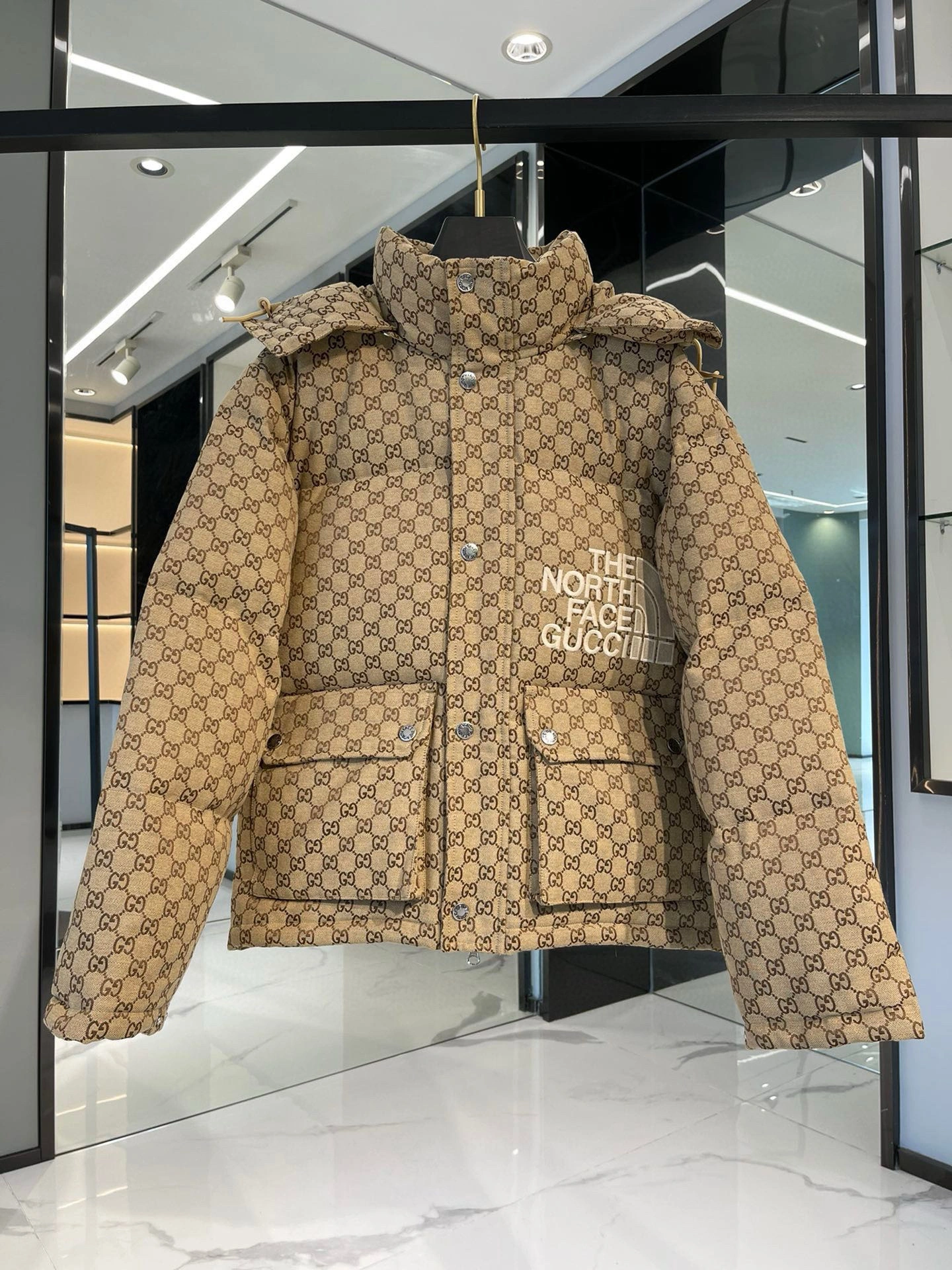 wg.luxury --6u33i Logo Down jacket item:E-F058I0299H